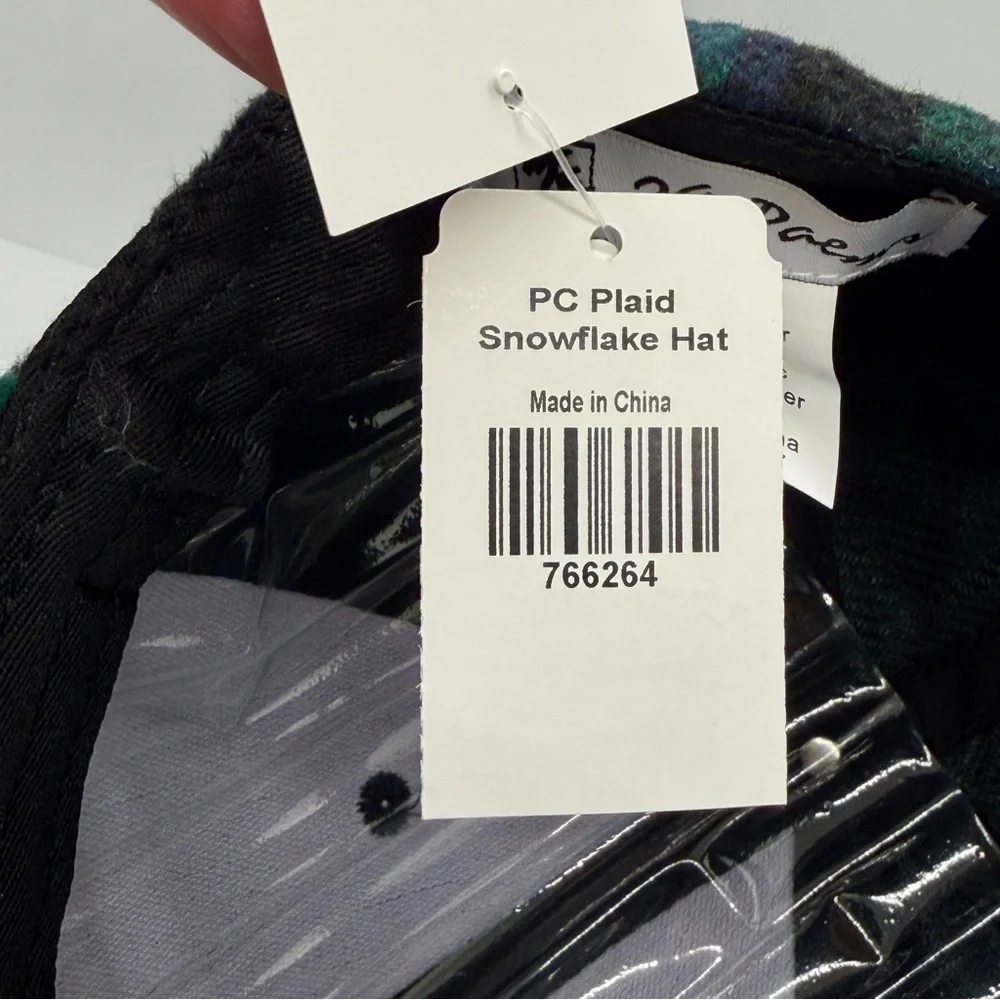 Plaid Green and‎ Blue Women's Hat with Snowflake Design